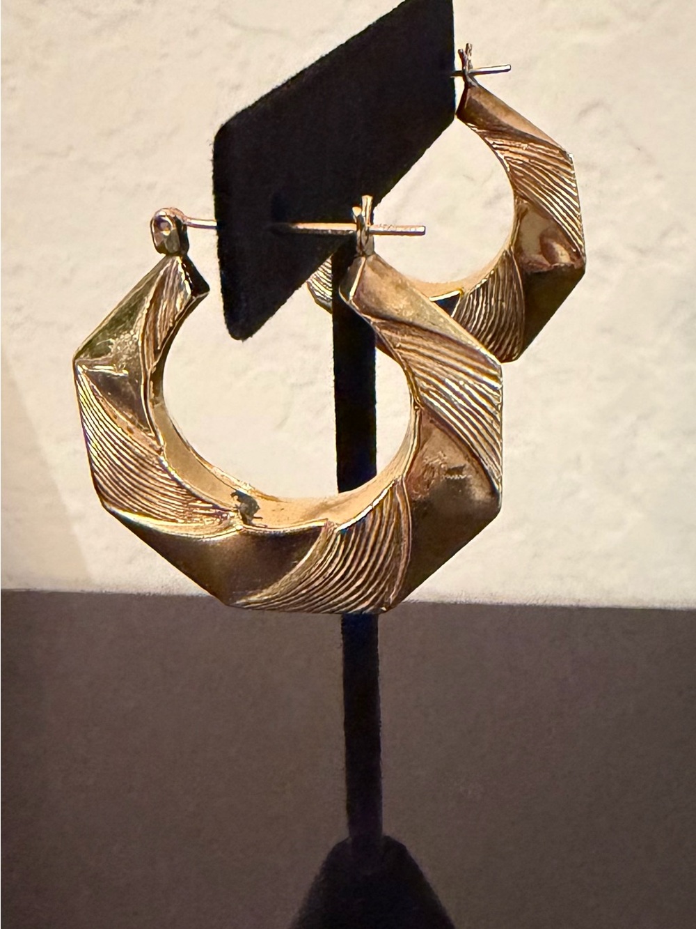 14 K Gold Textured Sculpted Hoop Earrings - Women Jewelry 4.6 gr